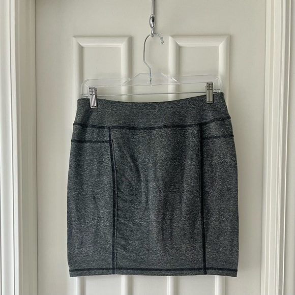 Athleta Women’s Grey Soft Paneled Mini Skirt - Picture 1 of 4